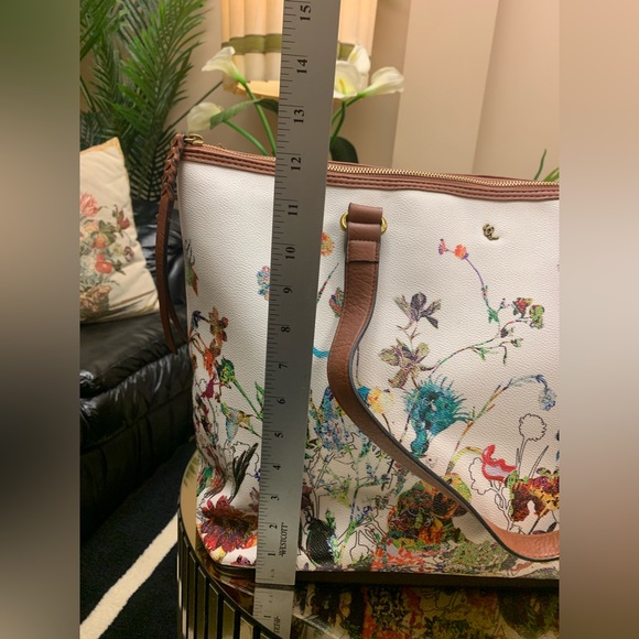 ELLIOTT LUCCA Ana In White Spring Botanica Tote Bag - Picture 8 of 16